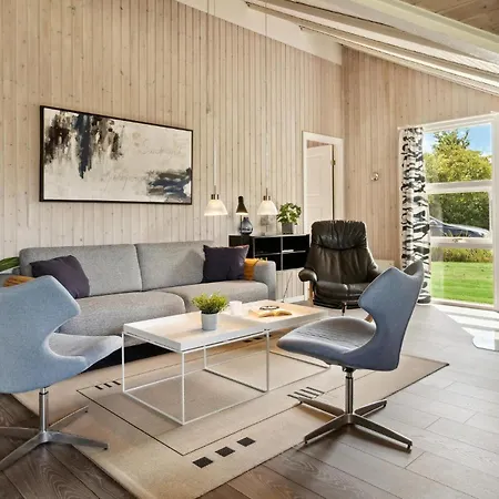 Vakantiehuis Three-bedroom In Sydals *