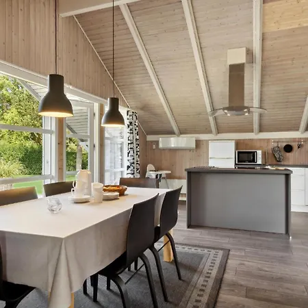 Three-bedroom In Sydals Skovbyballe